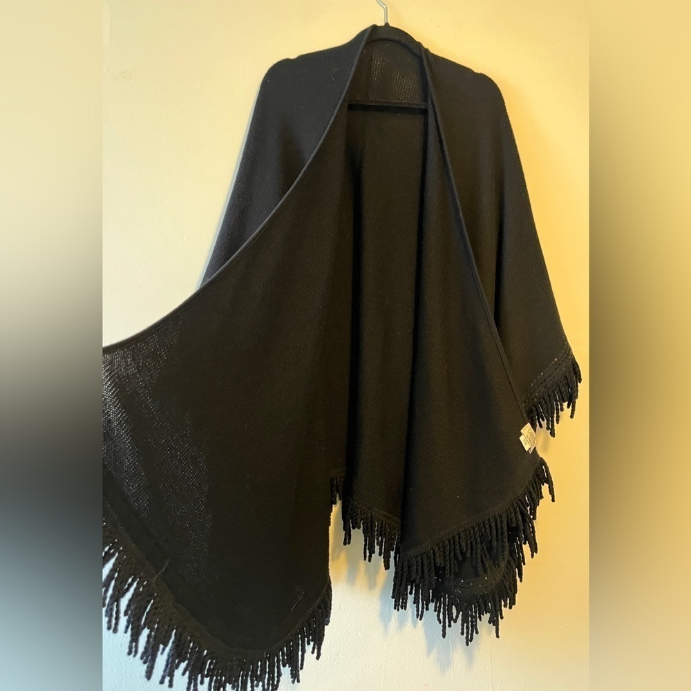 Vintage Made In Italy Mernio Wool Black Fringe Poncho Boho minimalist One Size - Picture 6 of 9